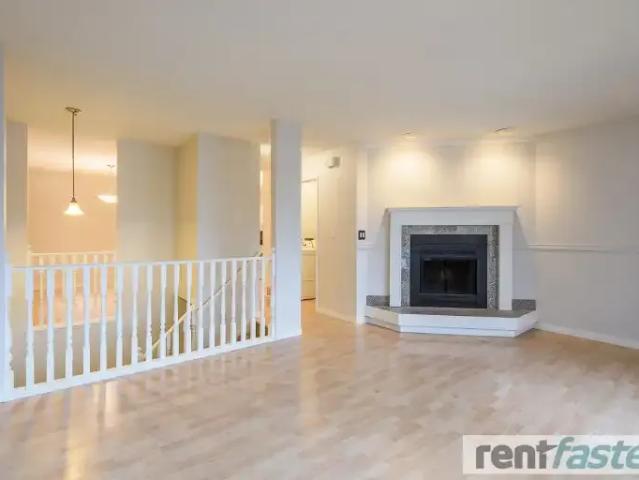 Townhouse 2 Bedroom For Rent Calgary AB 1895 ES104841930