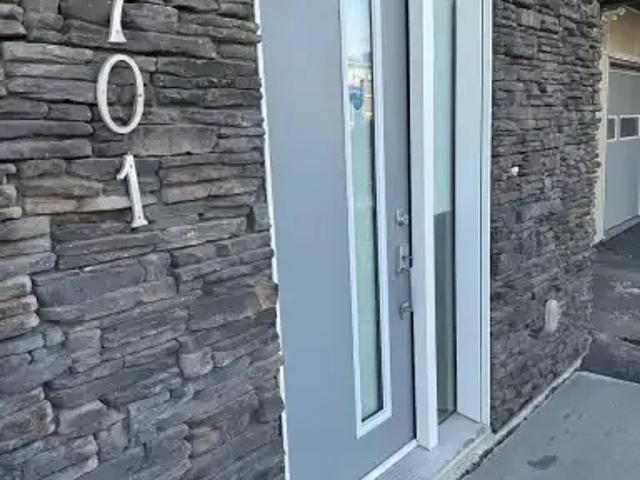 Townhouse 2 Bedroom For Rent Calgary AB 1800 ELS102752196