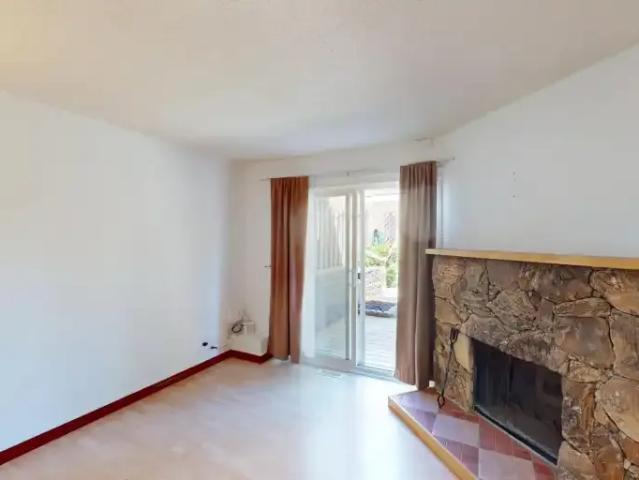 Townhouse 2 Bedroom For Rent Calgary AB 1950 ES103424624