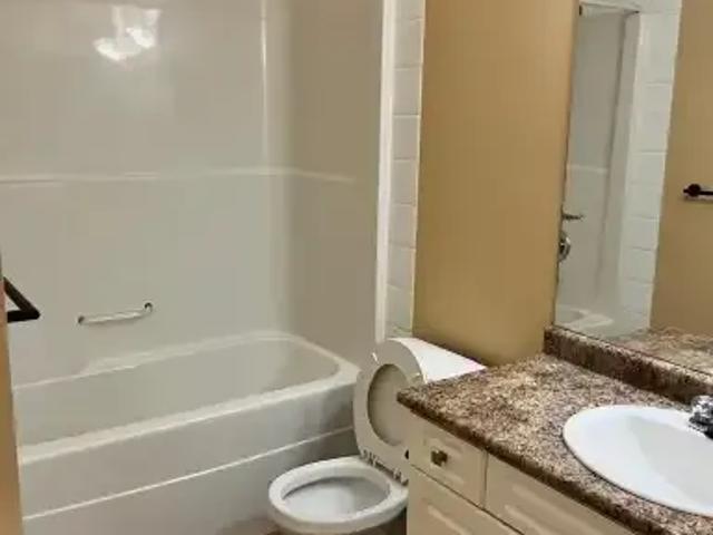 Townhouse 2 Bedroom For Rent Calgary AB 1950 ES104179166