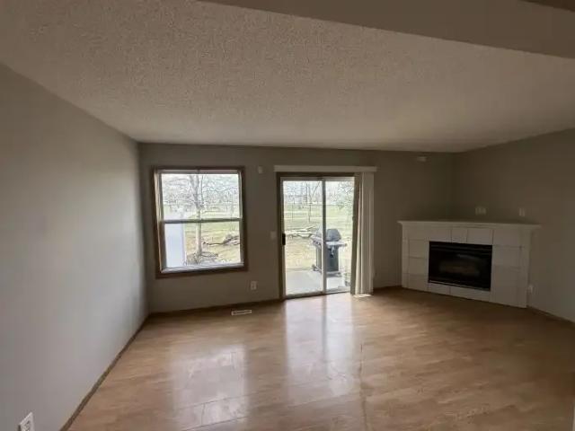 Townhouse 2 Bedroom For Rent Calgary AB 1995 ES101827647