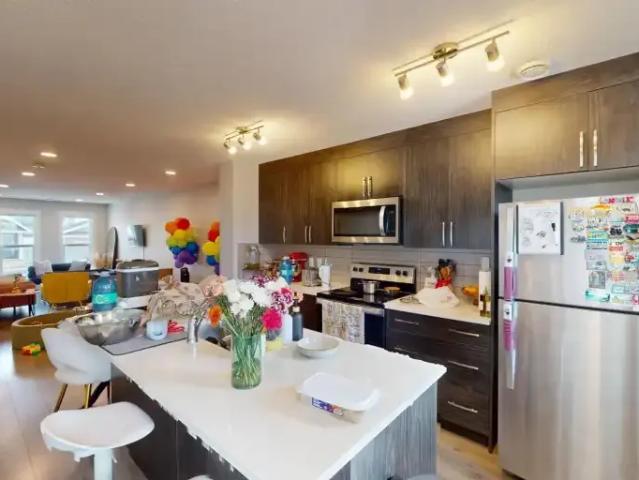 Townhouse 2 Bedroom For Rent Calgary AB 2195 ES103840208