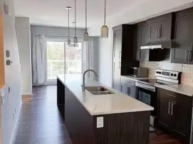 Townhouse 2 Bedroom For Rent Calgary AB 2100 ES104182232