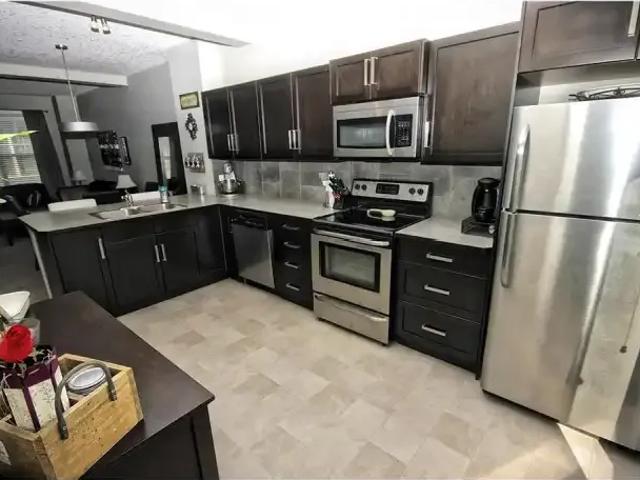 Townhouse 2 Bedroom For Rent Calgary AB 2250 ES100941021