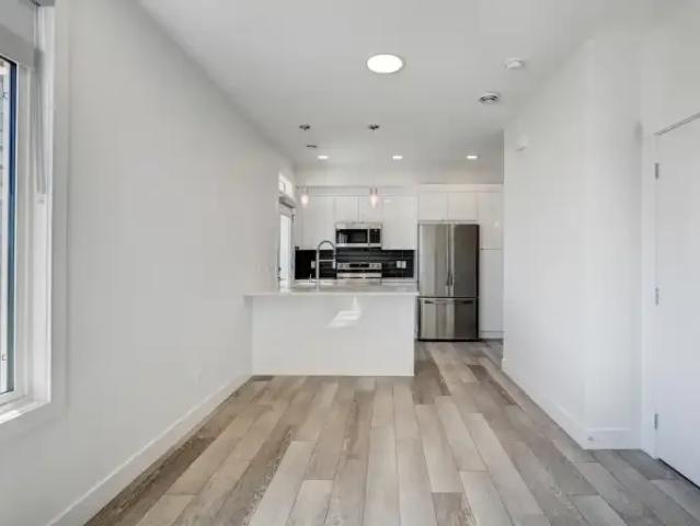 Townhouse 2 Bedroom For Rent Calgary AB 2200 ES103011819