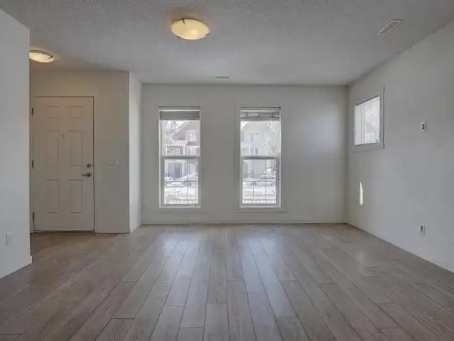 Townhouse 2 Bedroom For Rent Calgary AB 2200 ES104036358