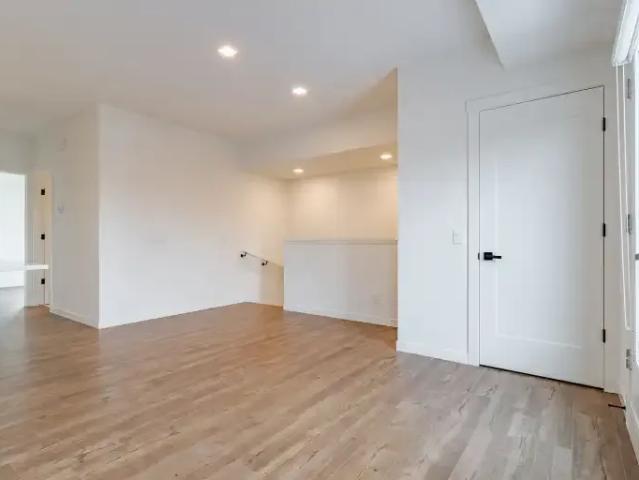Townhouse 2 Bedroom For Rent Calgary AB 2200 ES104824287