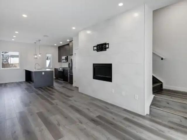 Townhouse 2 Bedroom For Rent Calgary AB 2300 ELS104940760