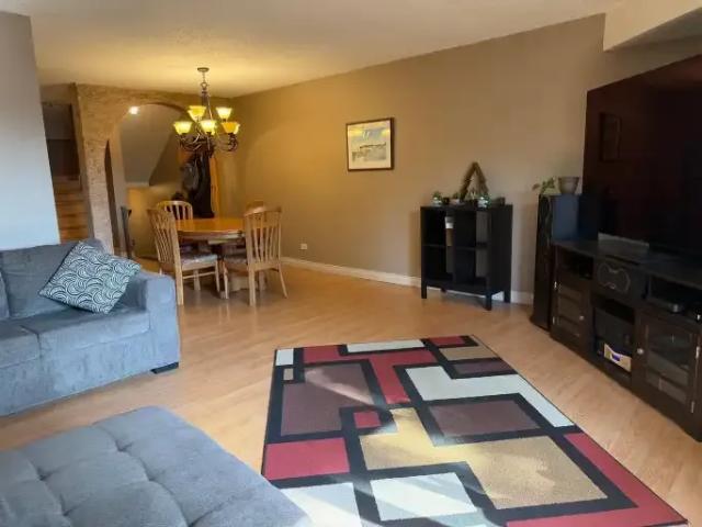 Townhouse 2 Bedroom For Rent Calgary AB 2300 ES104535617