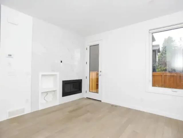 Townhouse 2 Bedroom For Rent Calgary AB 2450 ES104180390