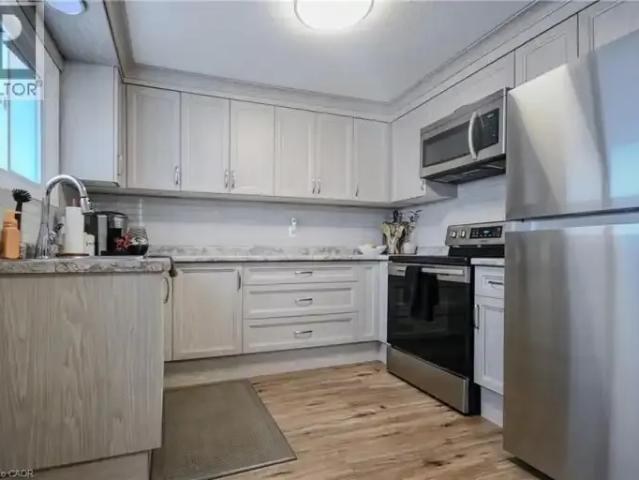Townhouse 2 Bedroom For Rent Cambridge ON 2250 ES103798536