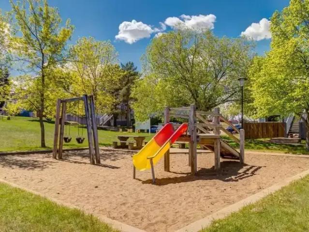 Townhouse 2 Bedroom For Rent Edmonton AB 1502 ELS103011287