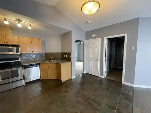 Townhouse 2 Bedroom For Rent Edmonton AB 1590 ES104991637