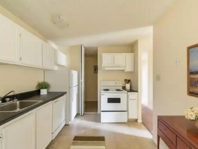 Townhouse 2 Bedroom For Rent Edmonton AB 1599 ES103030468