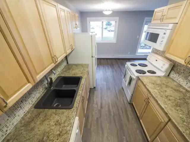 Townhouse 2 Bedroom For Rent Edmonton AB 1600 ES101338832
