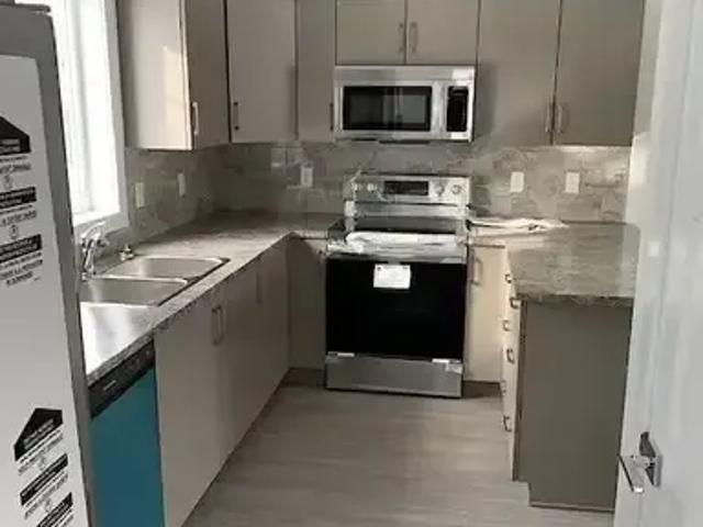 Townhouse 2 Bedroom For Rent Edmonton AB 1850 ES97877760