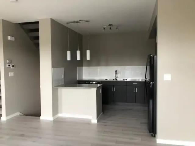 Townhouse 2 Bedroom For Rent Edmonton AB 1900 ES102242841