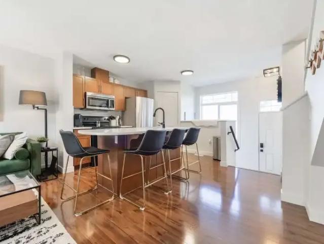 Townhouse 2 Bedroom For Rent Edmonton AB 2300 ES102518795