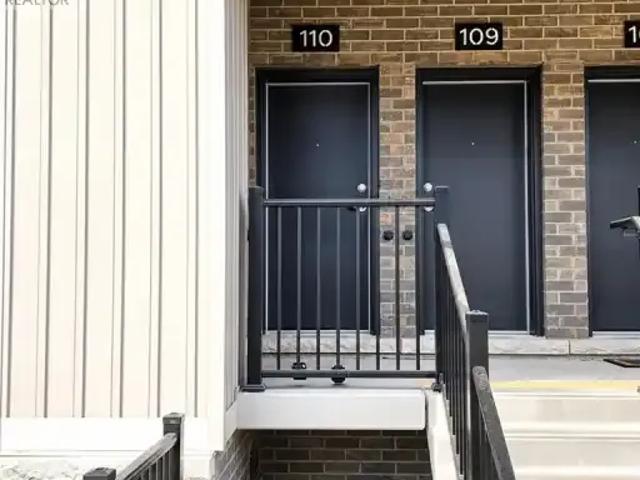 Townhouse 2 Bedroom For Rent Guelph ON 2450 ES105004721