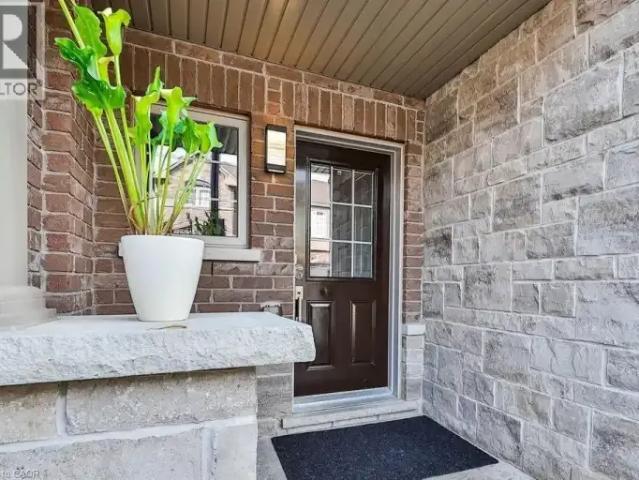 Townhouse 2 Bedroom For Rent Grimsby ON 2450 ES105004896