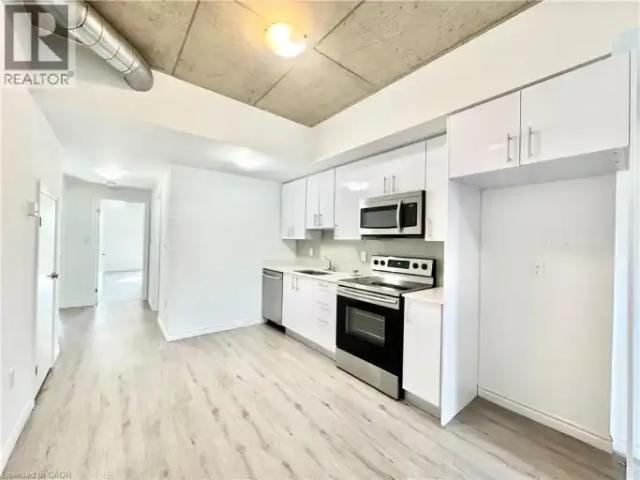 Townhouse 2 Bedroom For Rent Kitchener ON 2000 ES105167474