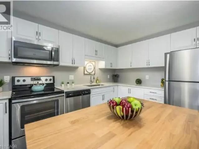 Townhouse 2 Bedroom For Rent Kitchener ON 2100 ES104067092