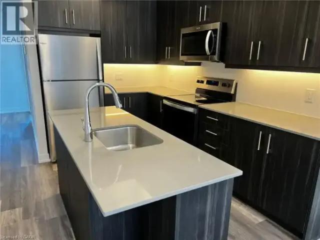 Townhouse 2 Bedroom For Rent Kitchener ON 2100 ES103579384