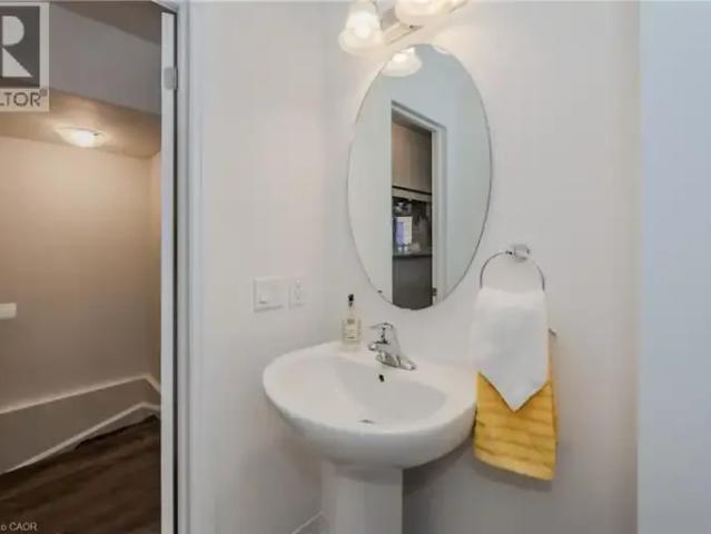 Townhouse 2 Bedroom For Rent Kitchener ON 2199 ELS102306724