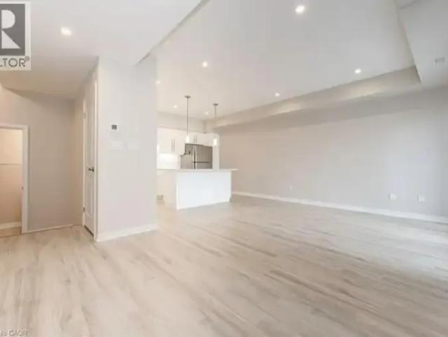Townhouse 2 Bedroom For Rent Kitchener ON 2200 ES105135708
