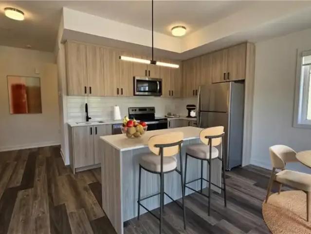 Townhouse 2 Bedroom For Rent Kitchener ON 2300 ES104506915