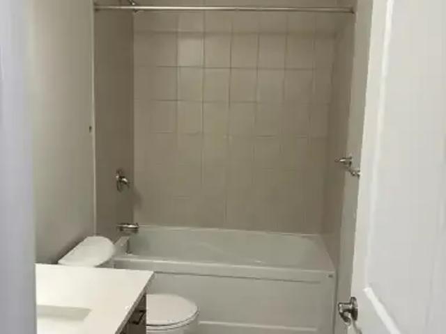 Townhouse 2 Bedroom For Rent Kitchener ON 2400 ELS101687791