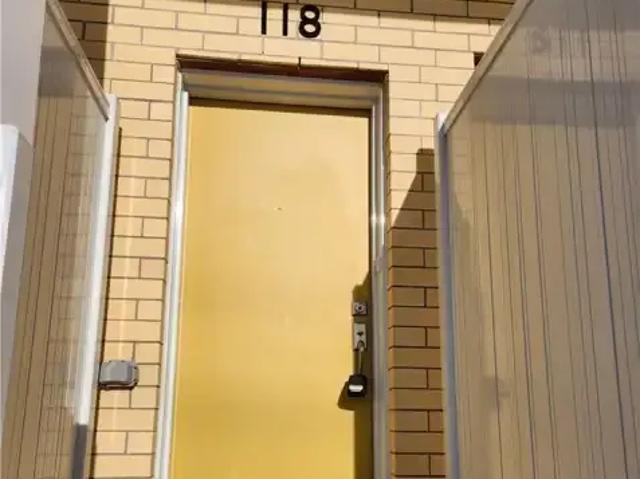 Townhouse 2 Bedroom For Rent Kitchener ON 2400 ES103338565