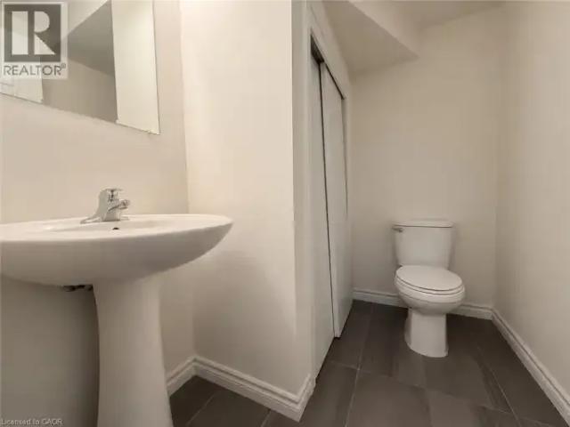 Townhouse 2 Bedroom For Rent Kitchener ON 2480 ES104864305
