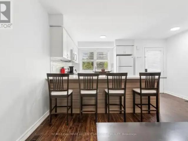Townhouse 2 Bedroom For Rent Kitchener ON 2500 ES104362902