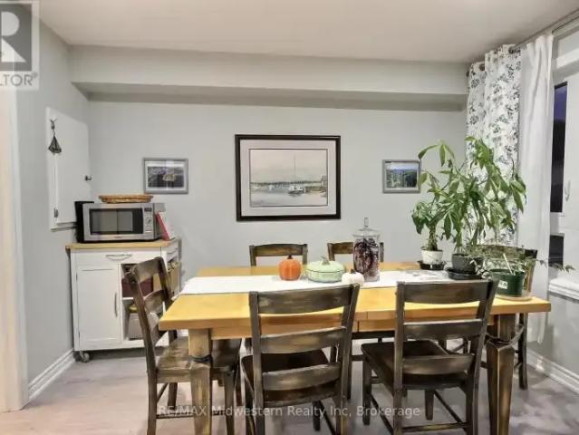 Townhouse 2 Bedroom For Rent Kitchener ON 2650 ES102847390