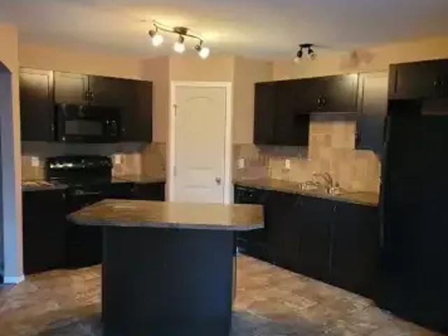 Townhouse 2 Bedroom For Rent Red Deer AB 1495 ES102915093