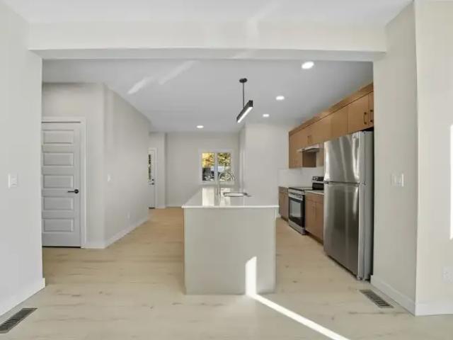 Townhouse 2 Bedroom For Rent Red Deer County AB 1650 ELS95120028