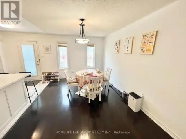 Townhouse 2 Bedroom For Rent Richmond Hill ON 1400 ES103652851
