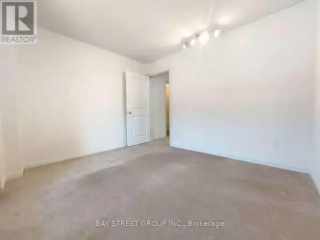 Townhouse 2 Bedroom For Rent Richmond Hill ON 2280 ES103390716