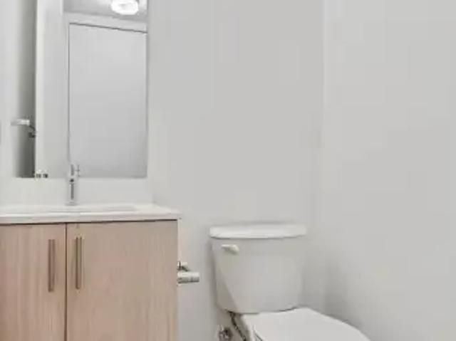 Townhouse 2 Bedroom For Rent Richmond Hill ON 2600 ES102794969