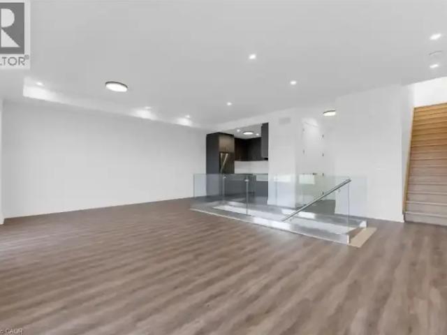 Townhouse 2 Bedroom For Rent St. Catharines ON 2950 ES101090337