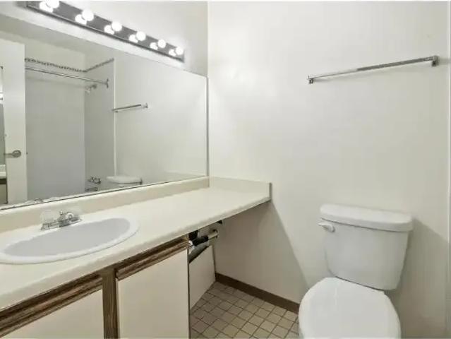 Townhouse 2 Bedroom For Rent Surrey BC 2800 ELS103091718