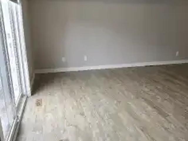 Townhouse 2 Bedroom For Rent Sylvan Lake AB 1800 ES103424633