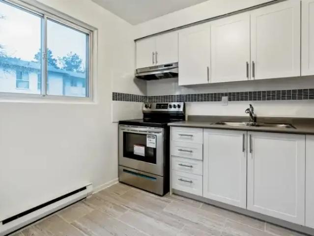 Townhouse 2 Bedroom For Rent Thornhill ON 3070 ES103611319
