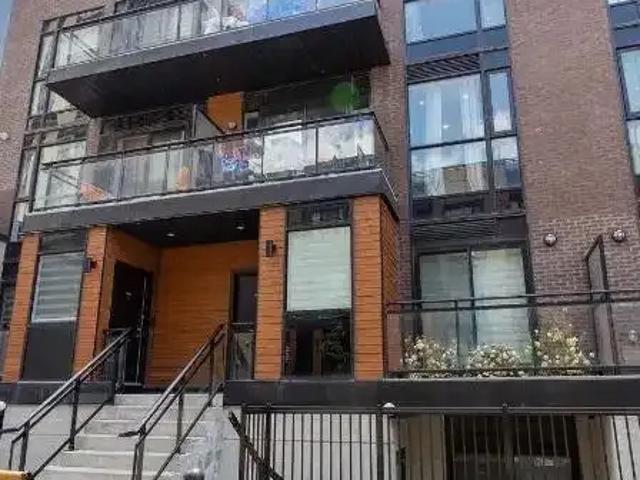 Townhouse 2 Bedroom For Rent Vaughan ON 2375 ES103487664