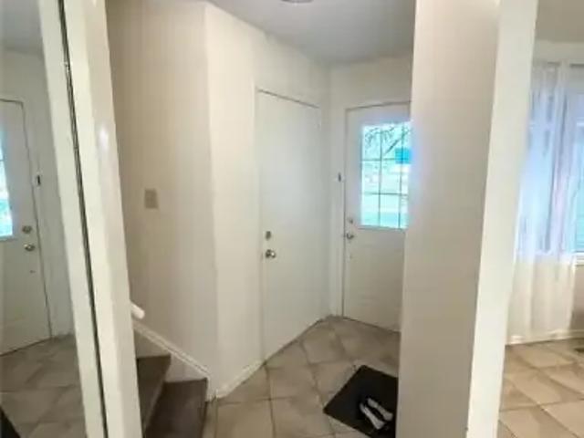 Townhouse 2 Bedroom For Rent Waterloo ON 2550 ES104000283