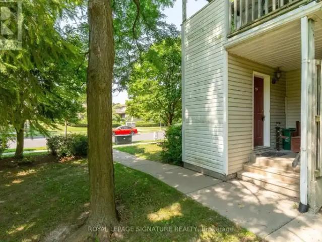 Townhouse 2 Bedroom For Rent Waterloo ON 2375 ES101043004