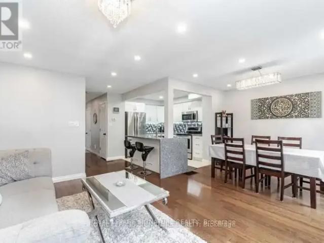 Townhouse 4 Bedroom For Rent Milton ON 3300 ES103652839