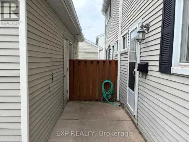 Townhouse 4 Bedroom For Rent Niagara Falls ON 2350 ES105048080
