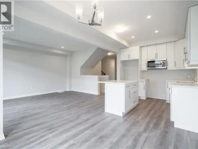 Townhouse 4 Bedroom For Rent Niagara Falls ON 2660 ELS102701490
